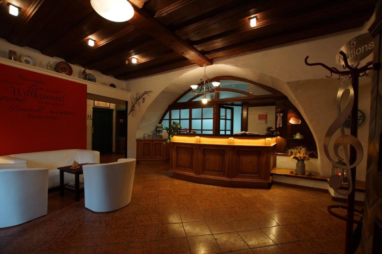 Hotel Neuwirt เมาเทิร์นดอร์ฟ ภายนอก รูปภาพ