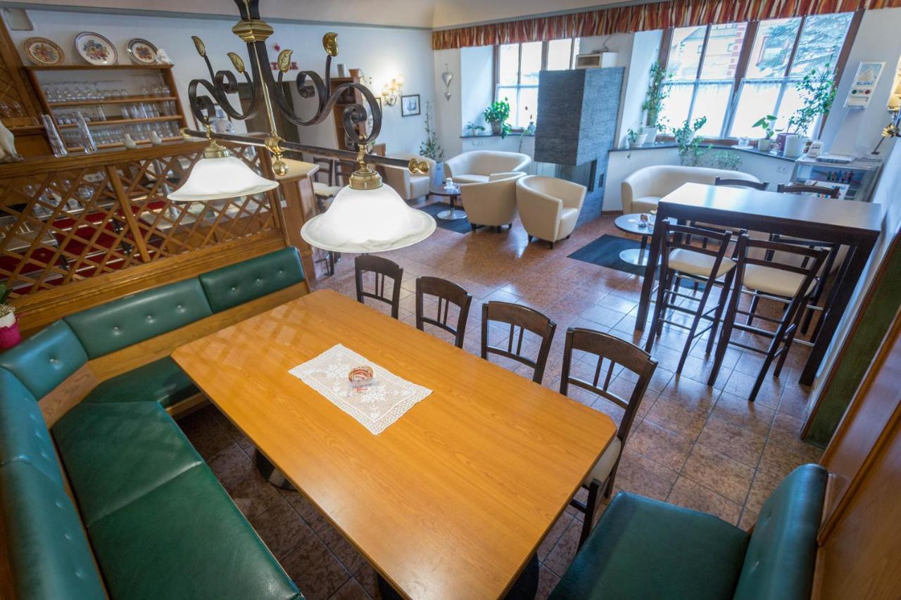 Hotel Neuwirt เมาเทิร์นดอร์ฟ ภายนอก รูปภาพ